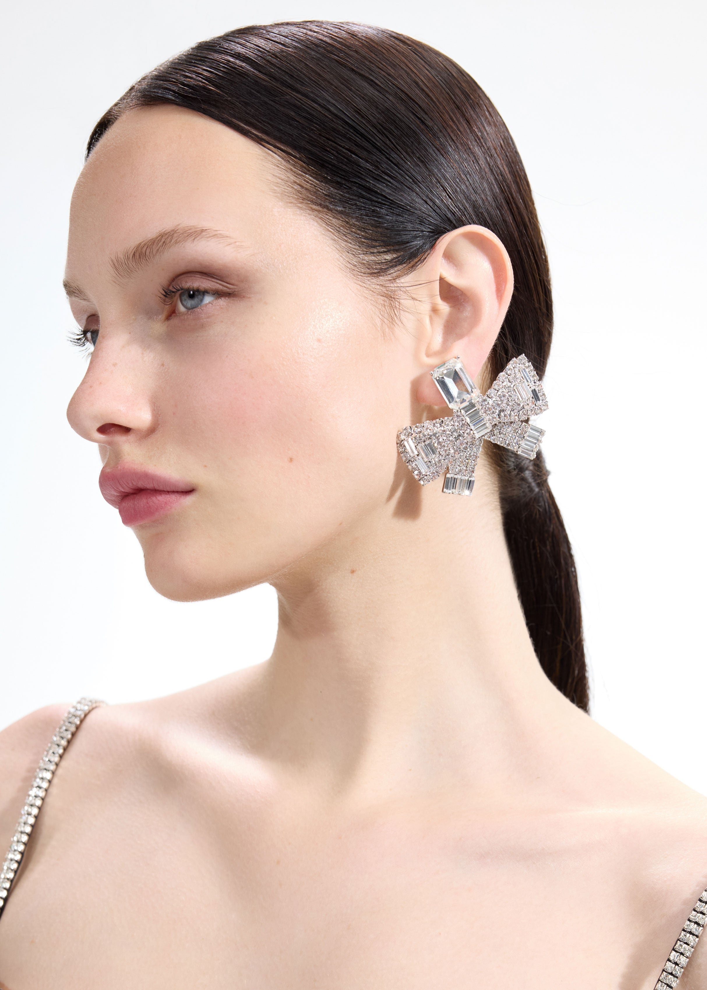 Micro Bow Pearl Earrings – self-portrait-EU
