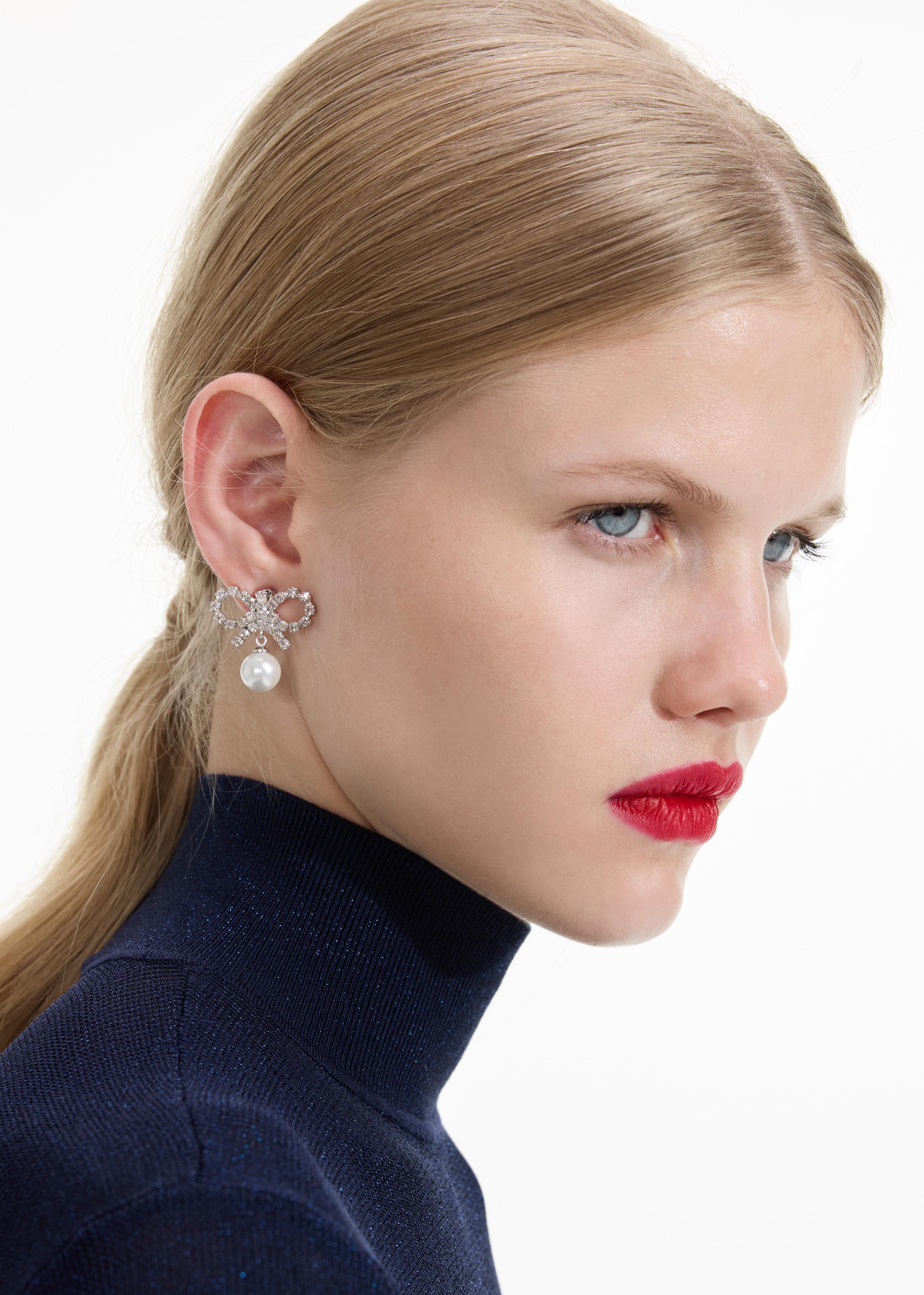 Micro Bow Pearl Earrings – self-portrait-EU