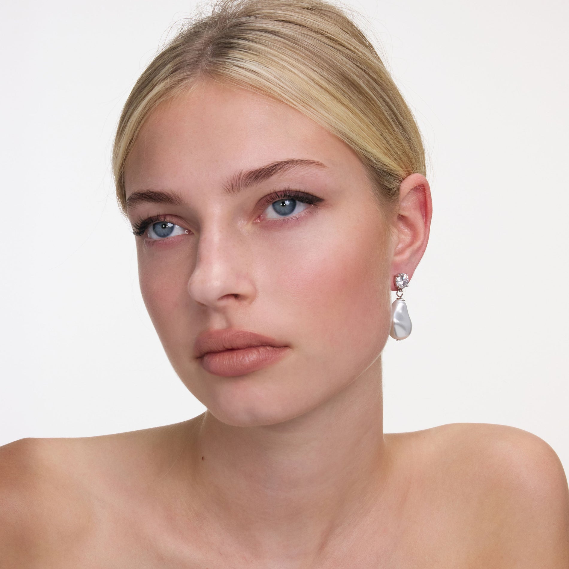 Mottled Pearl Earrings